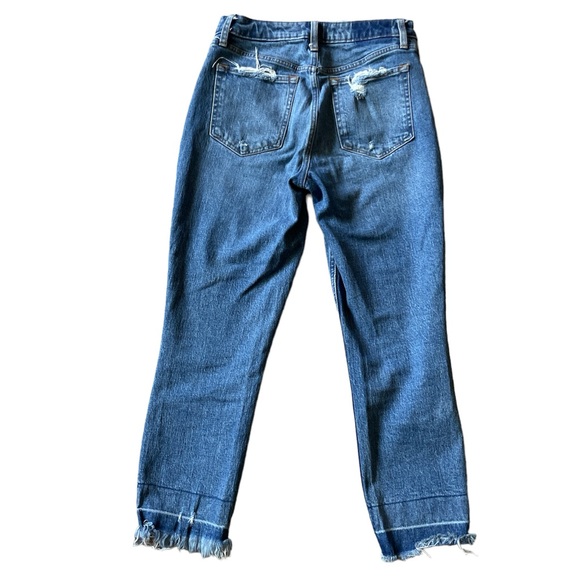 Abercrombie Curve Love High Rise Mom Jean frayed hem. Medium wash. Size 27 / 4 - Picture 2 of 4